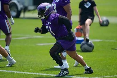 Why are the Vikings being so cautious with Christian Darrisaw?