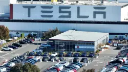 Lawsuit Accuses Elon Musk’s Tesla of Favoring H-1B Visa Holders Over U.S. Citizens