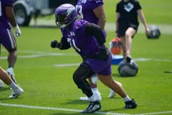 Why are the Vikings being so cautious with Christian Darrisaw?