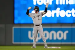 Twins’ bullpen coughs up late lead in 11-8 loss to White Sox