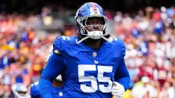 Giants lineman clocks Cowboys player in helmet as part of awful opening drive